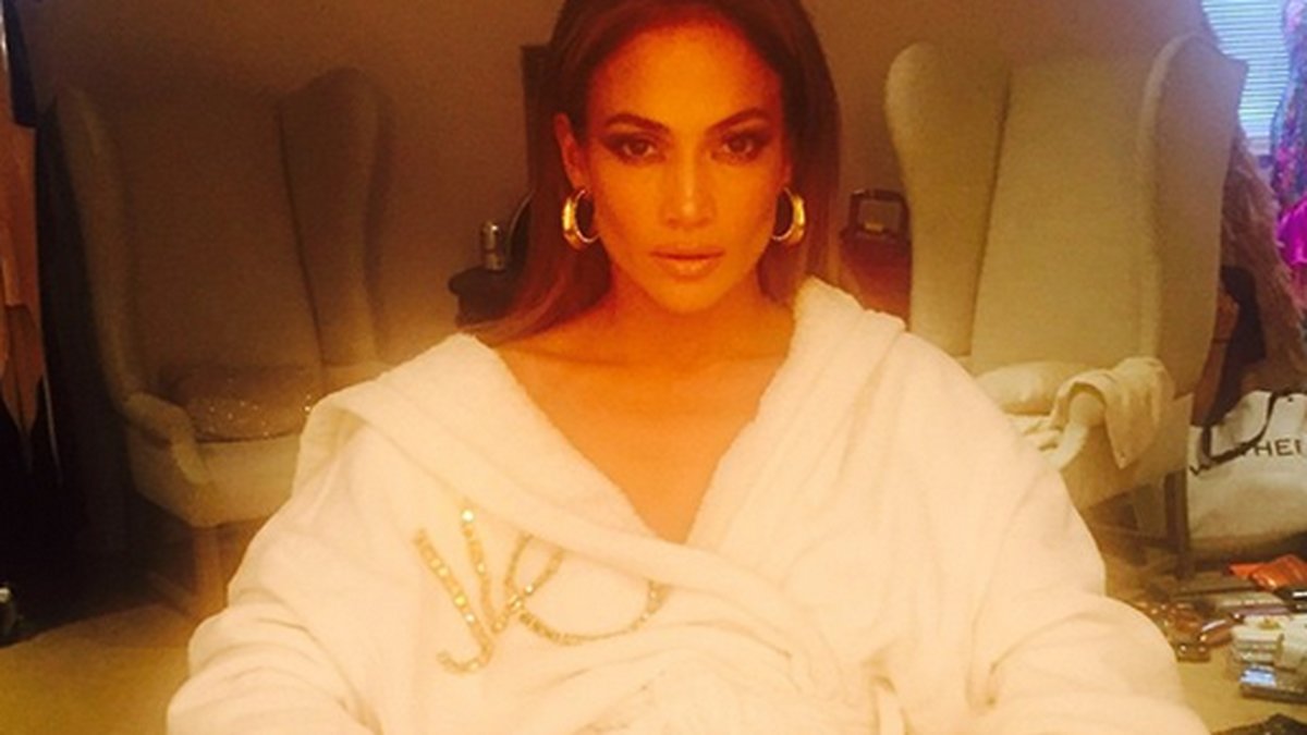 Jennifer Lopez gillar Versace. 